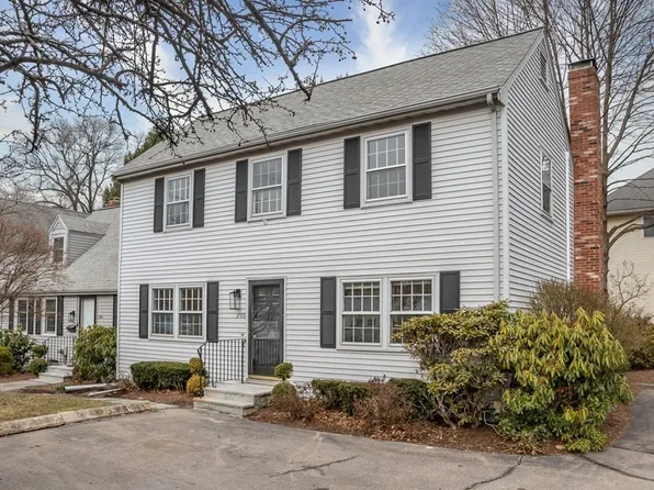 290 Linden St #290, Wellesley, MA 02482
