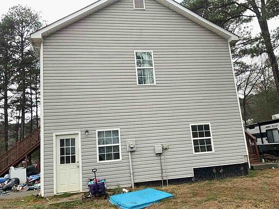 3rd image of 126 Single Tree Dr SE