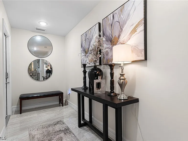 1137 Edgerton Ave — Photo 2