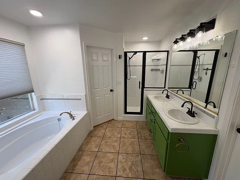 534 W Russell Ave — Photo 14