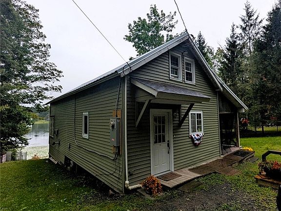 2nd image of 116 W Summit Rd
