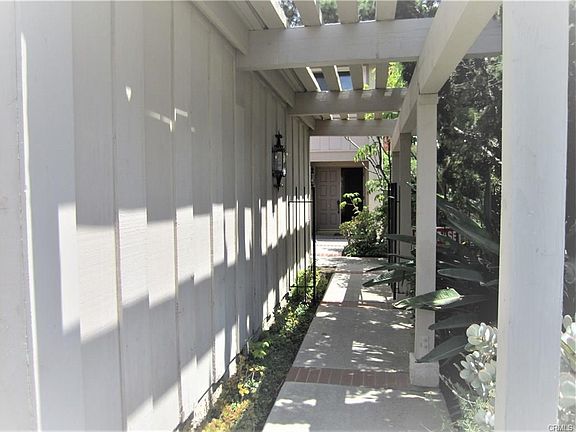 3rd image of 18622 Paseo Pizarro