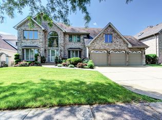 1207 W Surrey Rd, Addison, IL 60101