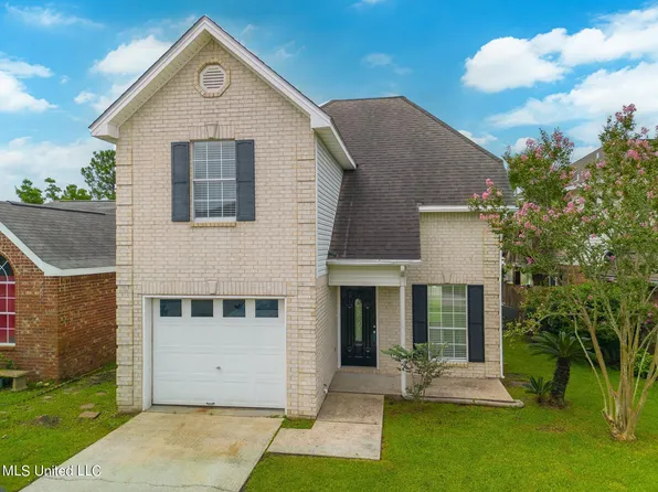 19417 W Lake Village Dr, Gulfport, MS 39503