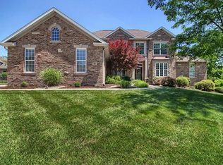 8 Sunset Hills Blvd N, Edwardsville, IL 62025