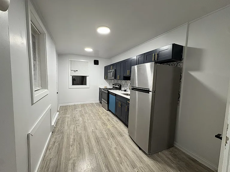 2062 E Stella St — Photo 5