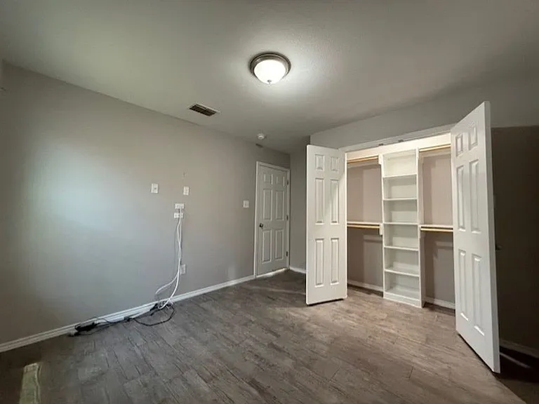 3704 Octavia Dr — Photo 7