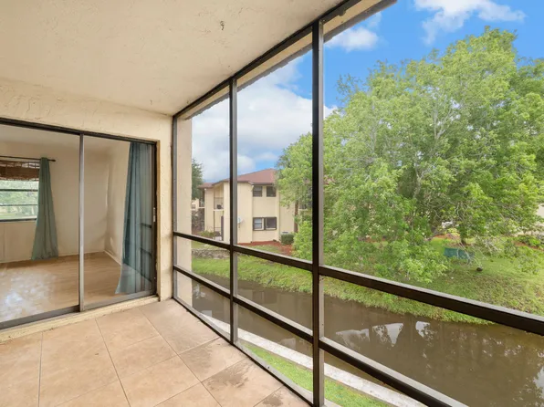 2050 Oleander Boulevard #2-206, Fort Pierce, FL 34950