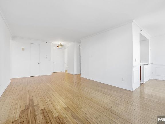 5th image of 100 Winston Dr #5M-N