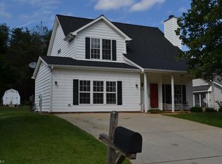 5912 Highland Grove Dr, Summerfield, NC 27358