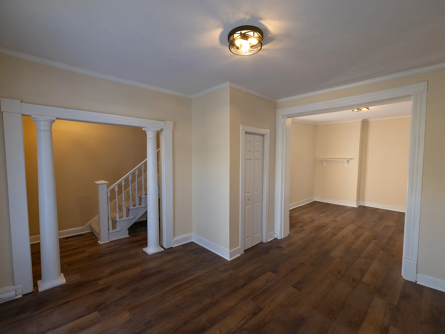 3 bed, 1.5 bath, 1395 sqft, $2,050 — Photo 2