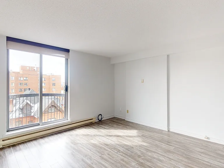 341 Maclaren St — Photo 17