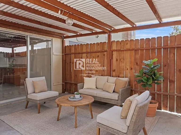 3009 Canyon Crest Dr #D — Photo 1
