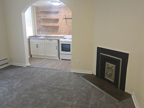 4th image of 731 E Main St #8