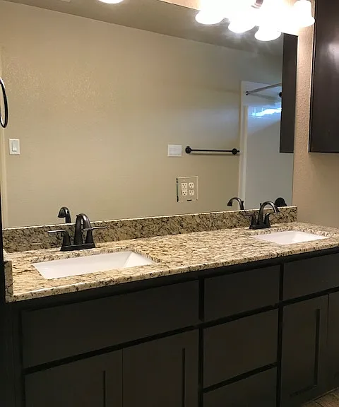 5506 Settlers Ct #B — Photo 12