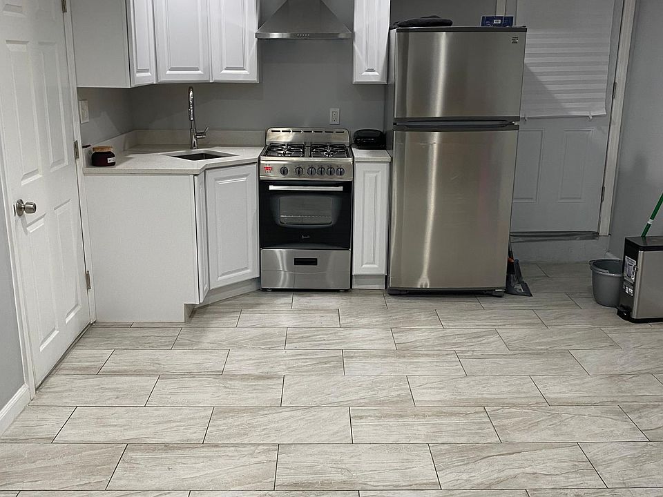1st image of 279 Swinton Ave #B1