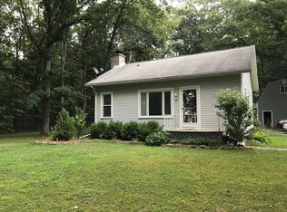 27390 N Dixboro Rd, South Lyon, MI 48178