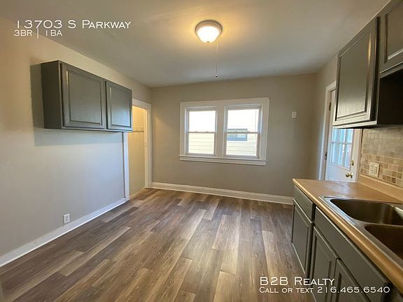 2nd image of 13703 S Parkway Dr