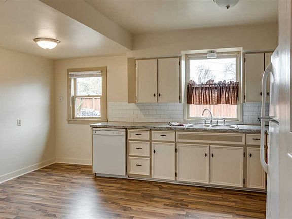 5th image of 4211 E Grace Ave