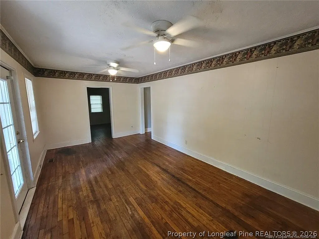 2 bed, 1.0 bath, 900 sqft, $850 — Photo 2