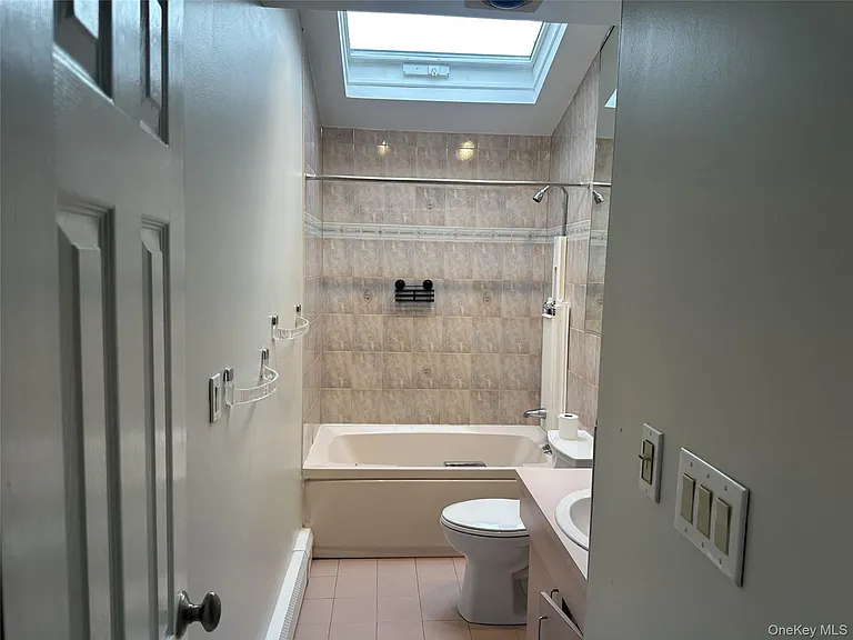 308 Essex St — Photo 14
