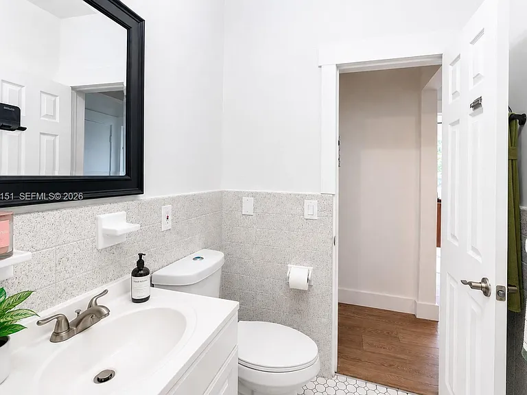 6150 SW 16th Ter — Photo 15