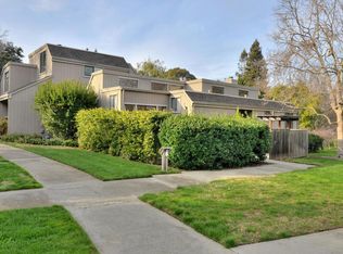 38 Woods Ln, Los Altos, CA 94024