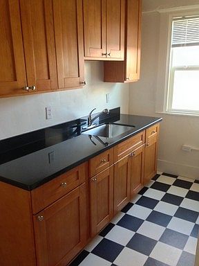 3rd image of 620 Eddy St APT 35