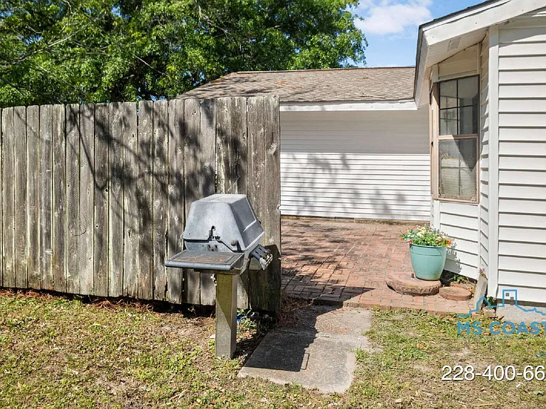 218 Dogwood Dr — Photo 25