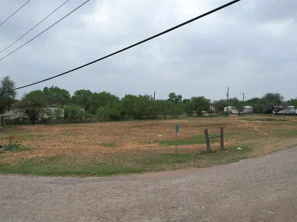 Schletze St, Encinal, TX 78019