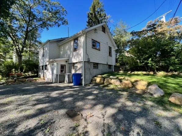 9 Janice St, Hopatcong Boro, NJ 07874