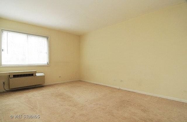 1st image of 920 N Lakeside Dr APT 2D