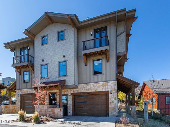 3rd image of 3819 Blackstone Dr #32
