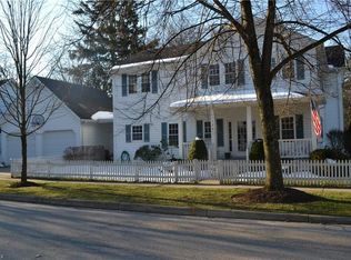 129 Hall St, Chagrin Falls, OH 44022