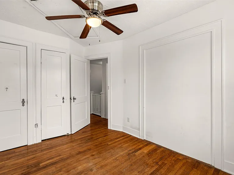 2202 W Main St — Photo 28