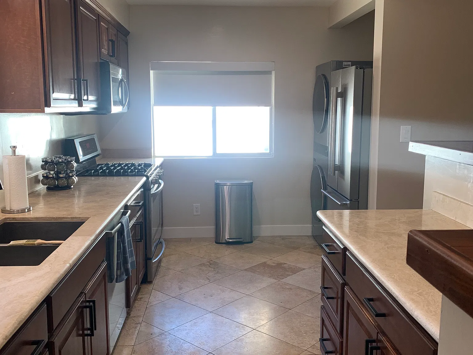 3 bed, 1344 sqft, $4,200 — Photo 3