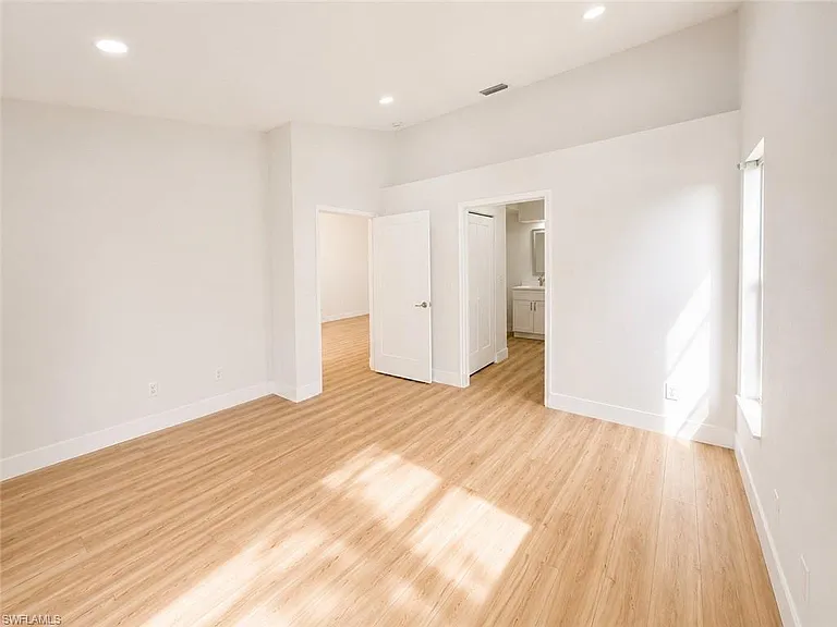 8204 Ibis Cove Cir #B-212 — Photo 12