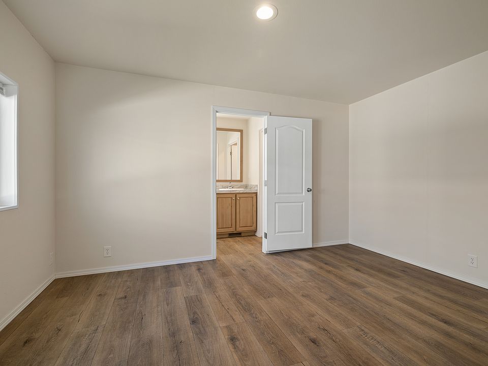 Pics of similar unit, paint/appliances/flooring may be slightly different.