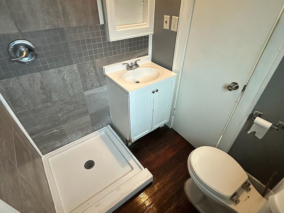 2nd image of 95 Brittain Rd #3