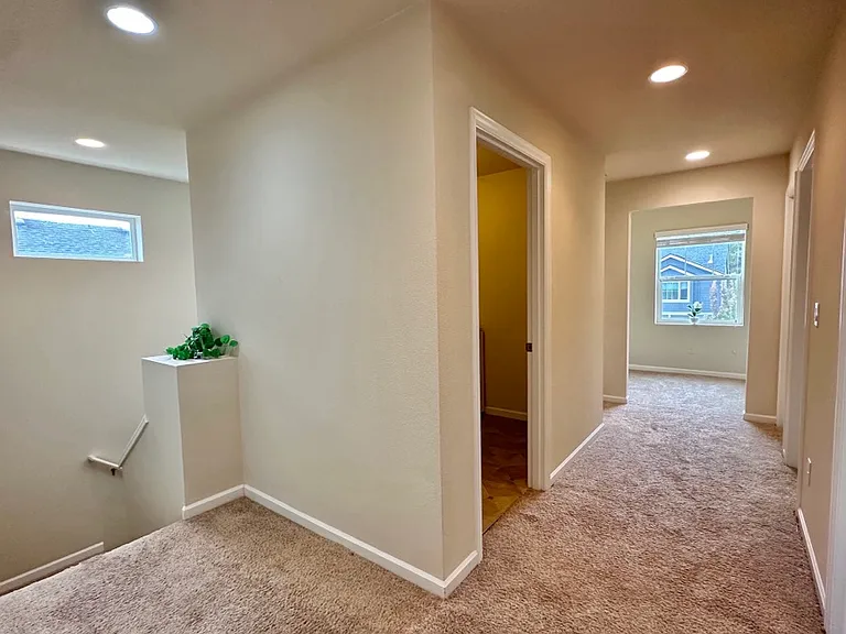 2671 Laura Vista Dr NW — Photo 9