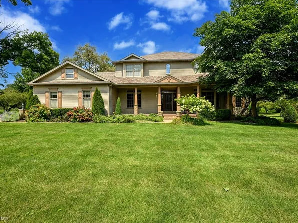 2335 Applegrove St NE, Canton, OH 44721