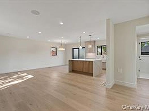 4th image of 145-67 7th Ave