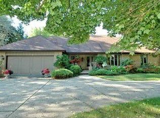 713 Deer Ln, Dundee, IL 60118