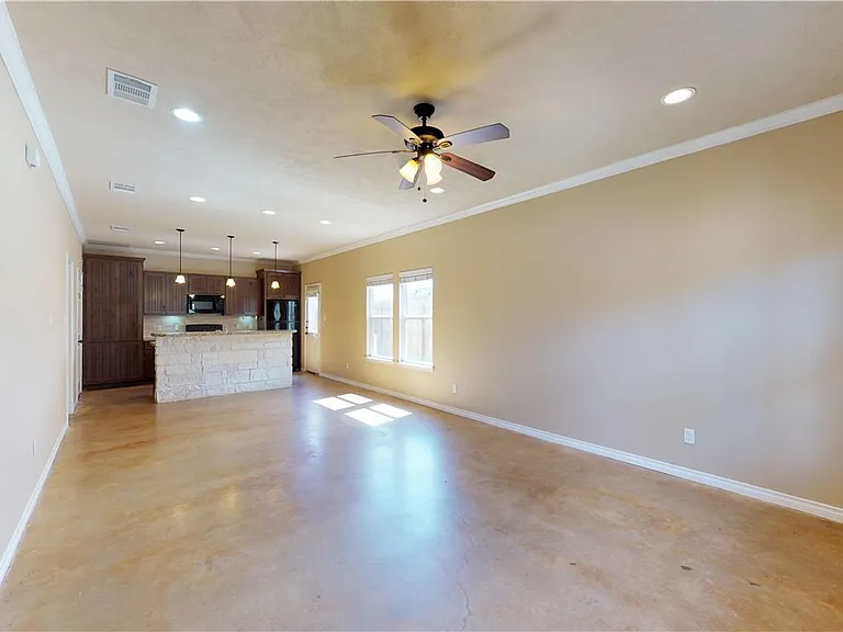 3412 Cullen Trl — Photo 17