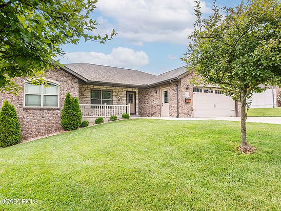 2nd image of 3819 Riley Ct