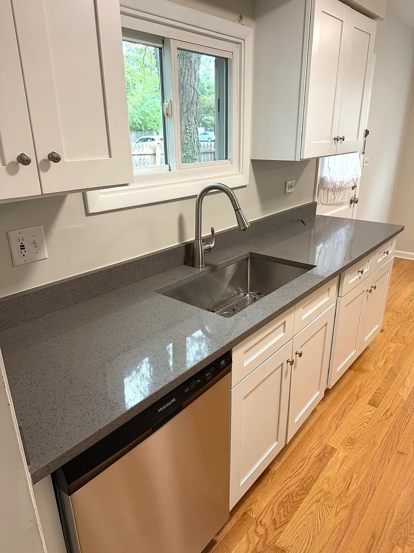 3 bed, 1.5 bath, 1238 sqft, $2,800 — Photo 3