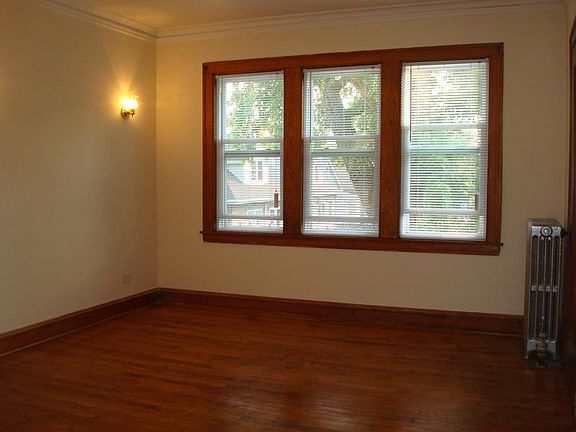 5th image of 3243 N Lockwood Ave #2