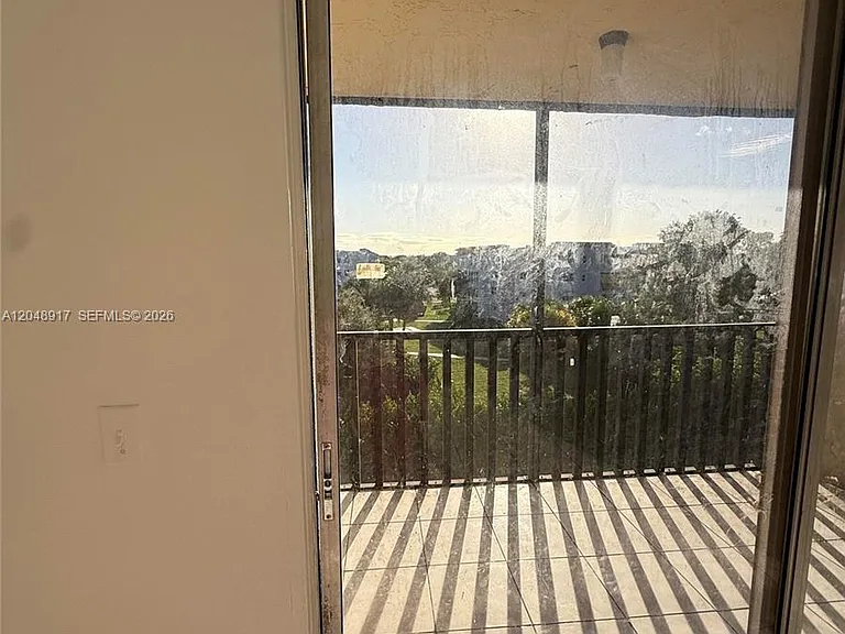 2830 Somerset Dr #402N — Photo 5