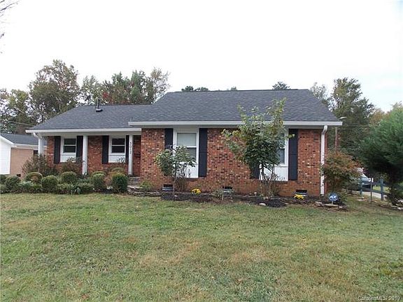 3rd image of 3017 Dalecrest Dr