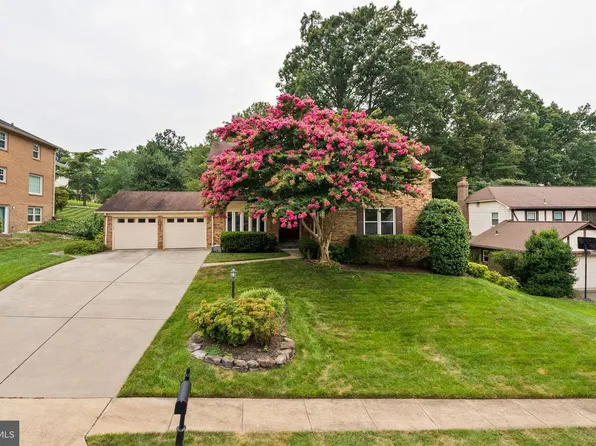 8907 Glade Hill Rd, Fairfax, VA 22031